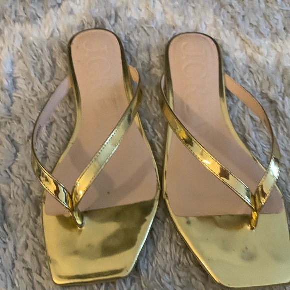 Metallic square toe thong sandal - Picture 3 of 6